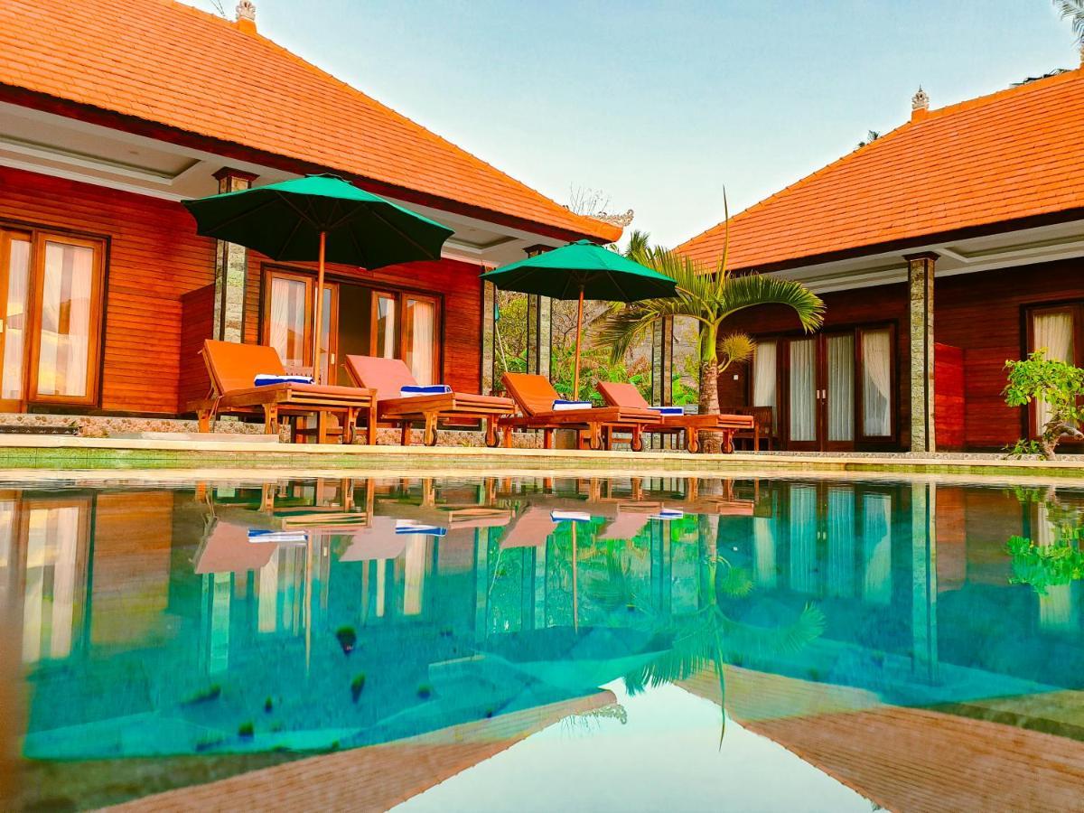 Juan Beach Bungalow Batununggul Exterior photo