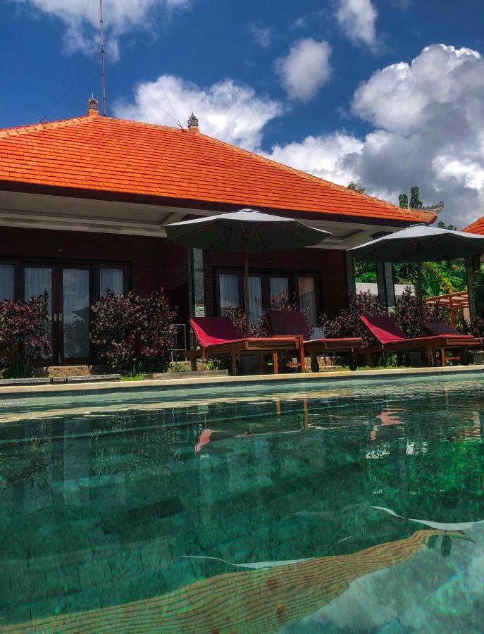 Juan Beach Bungalow Batununggul Exterior photo